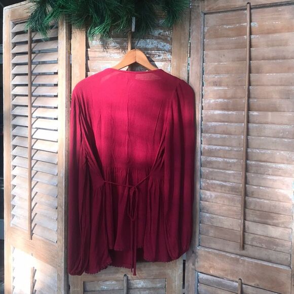 Alya Long Sleeve Lace Detail Top Red Size Medium - Picture 2 of 8